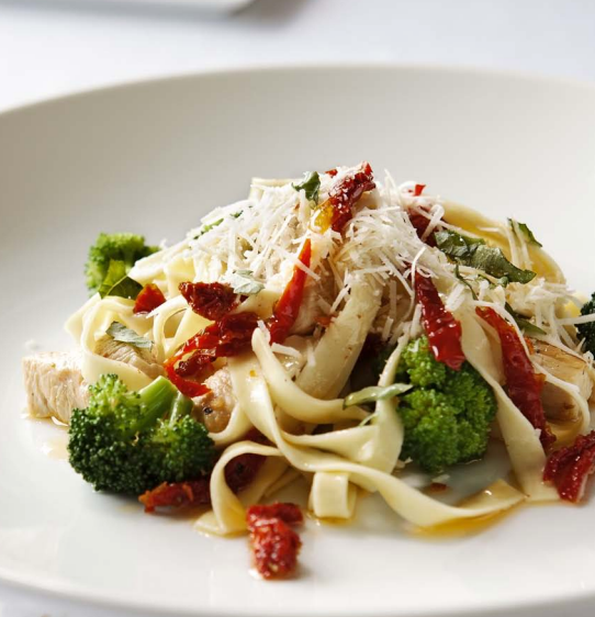 Sun-dried Tomato Linguine with Chicken and Broccoli – Fustini's Oils & Vinegars