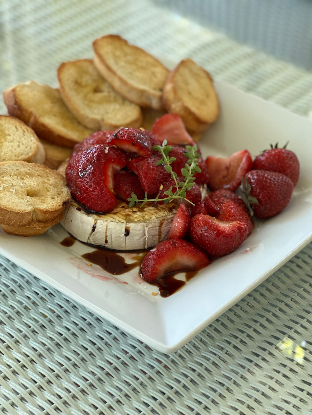 Grilled Brie and Strawberries – Fustini's Oils & Vinegars