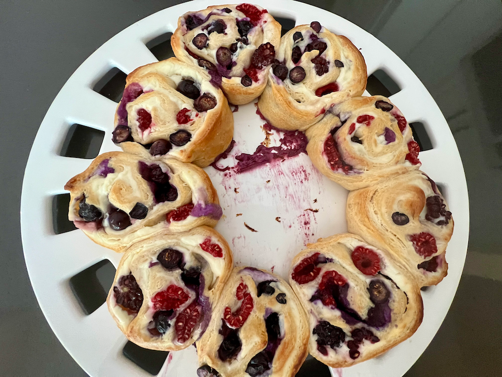 Triple Berry Cream Cheese Ring – Fustini's Oils & Vinegars