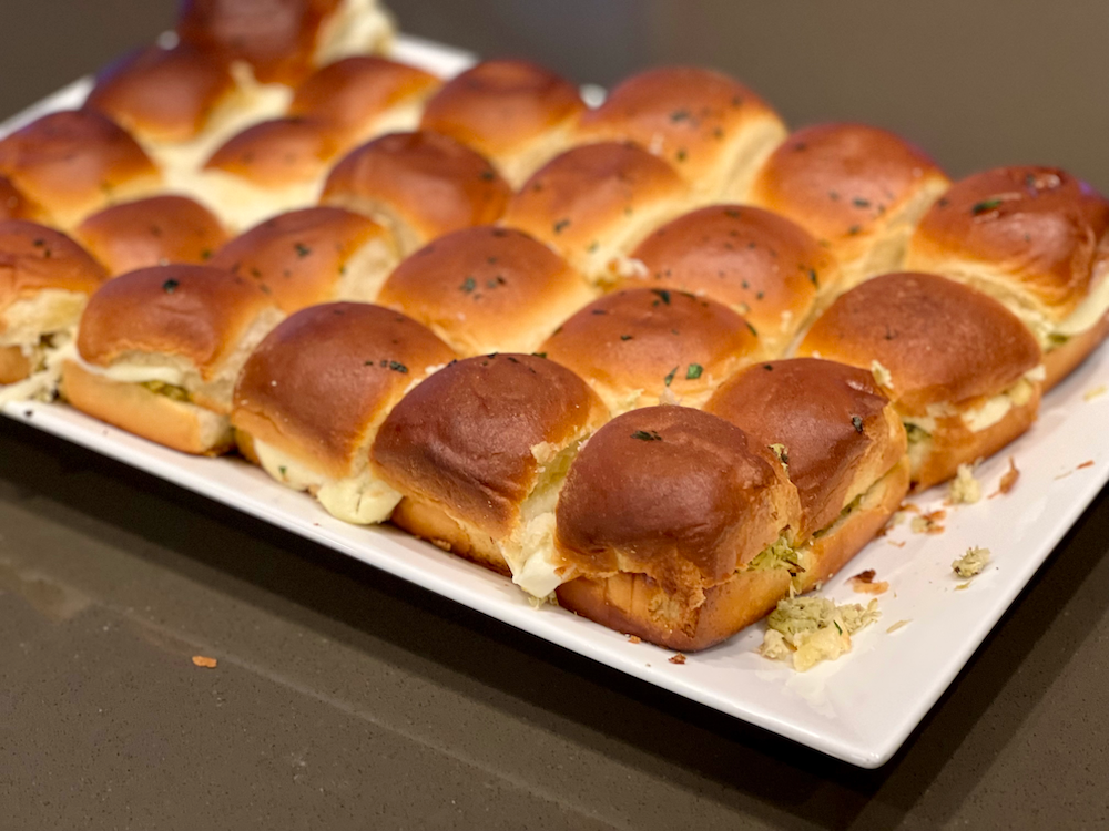 Pesto Mozzarella Chicken Sliders – Fustini's Oils & Vinegars