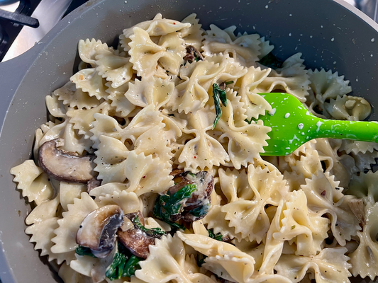 Pasta with Spinach and Mushrooms